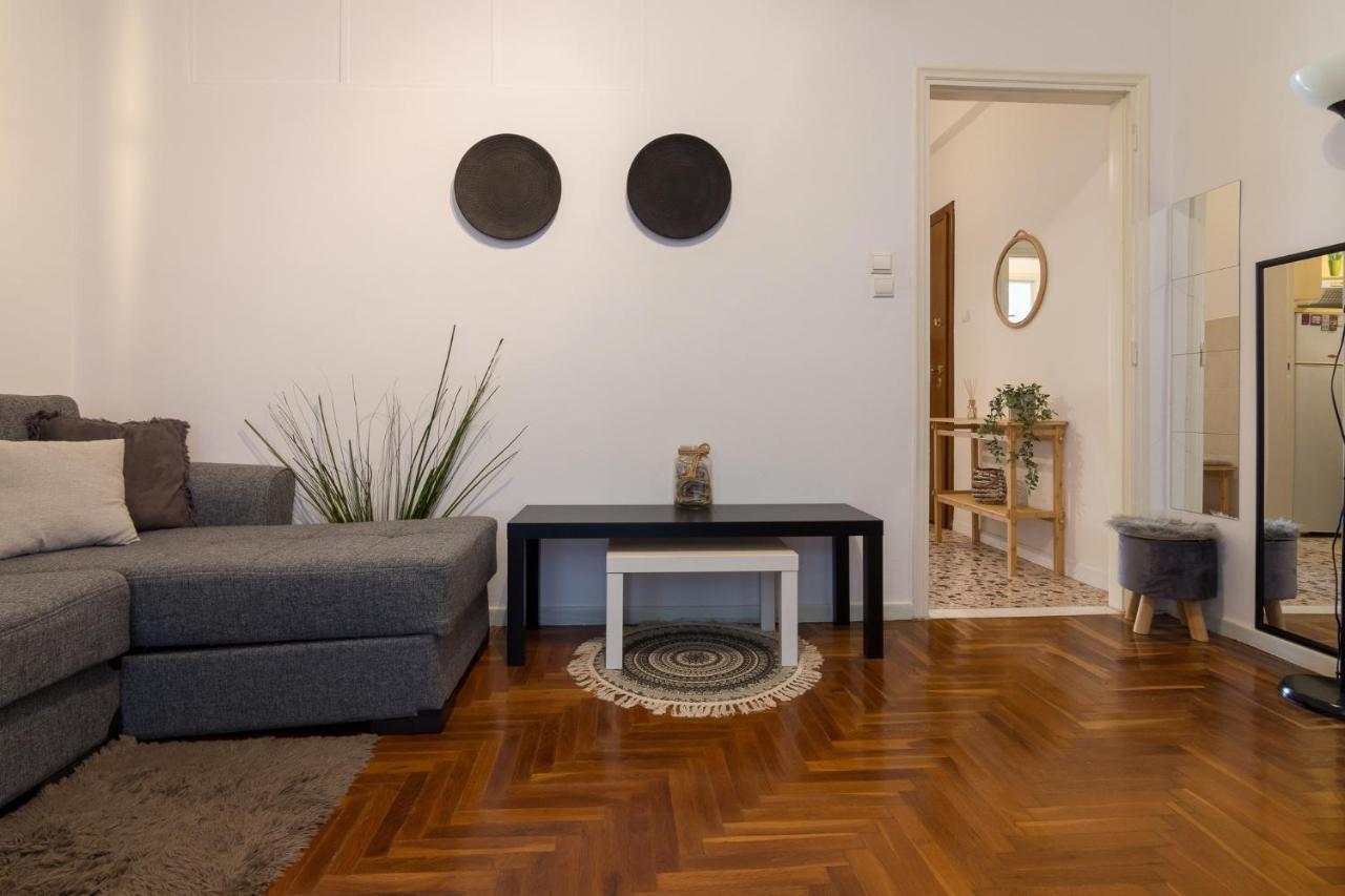 Classic And Modern Apartment In Atena Exterior foto