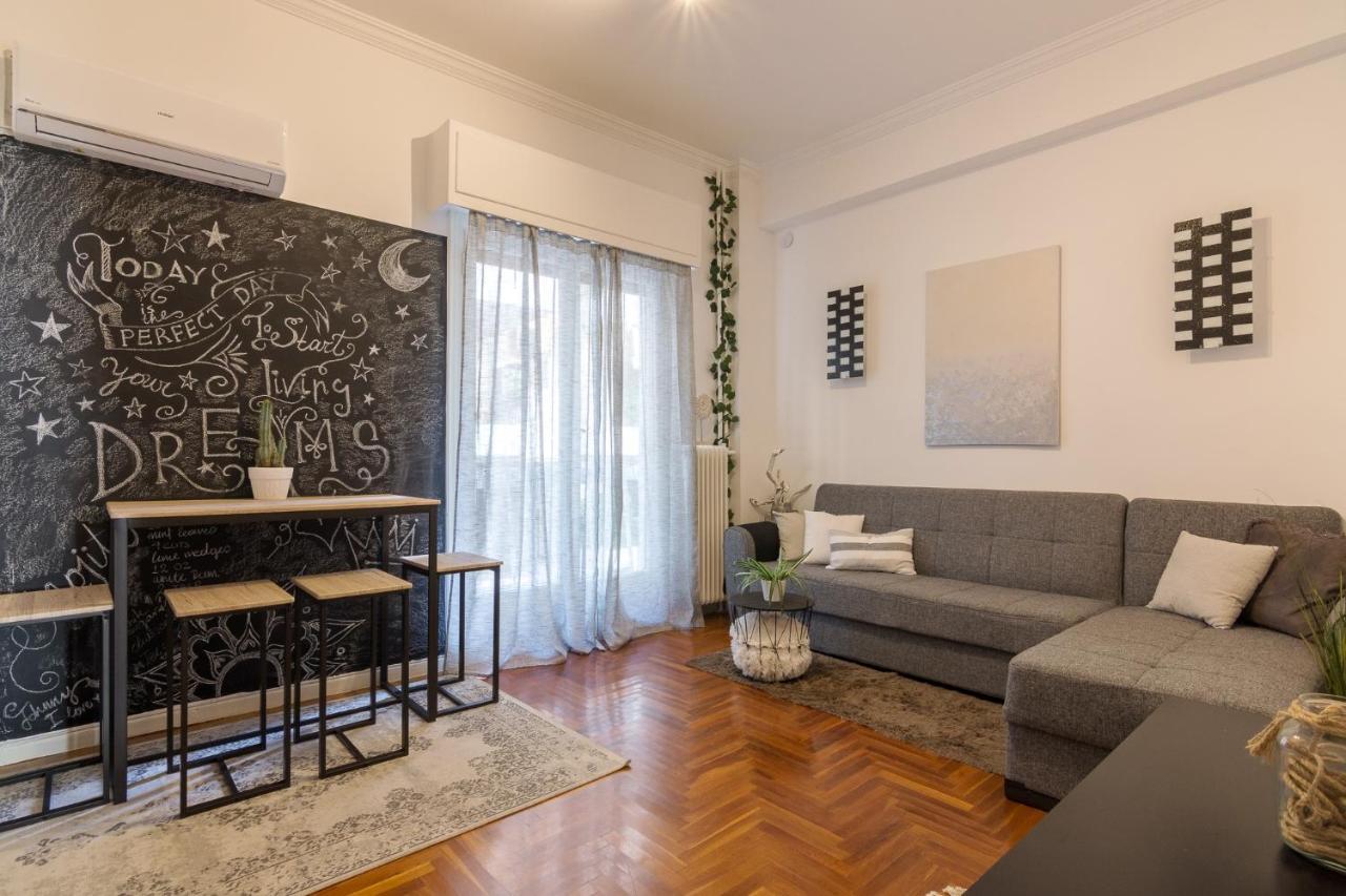 Classic And Modern Apartment In Atena Exterior foto